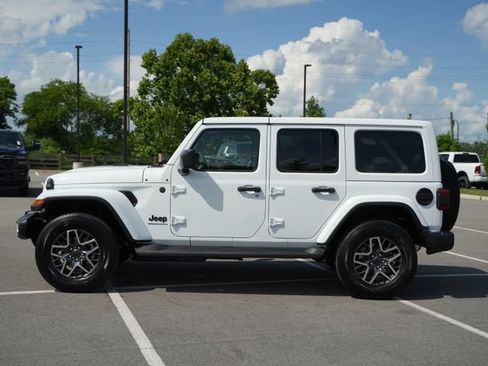 New 2026 Jeep Wrangler Unlimited Sahara AWD/4WD image 4