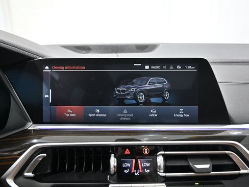 Used 2019 BMW X5 xDrive40i w/ Convenience Package AWD/4WD image 16
