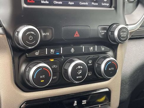 Used 2020 RAM 1500 Laramie w/ Off Road Group AWD/4WD image 27
