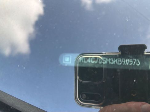 Used 2019 Buick Encore Essence AWD/4WD image 21