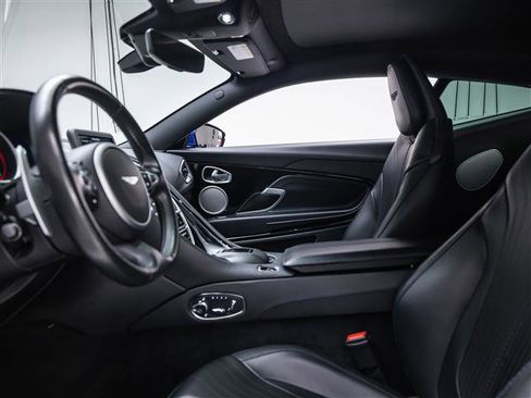 Used 2019 Aston Martin DB11 Coupe image 20