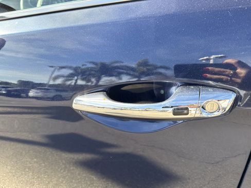 Used 2018 Hyundai Santa Fe Sport image 11