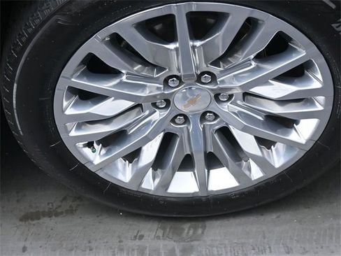 Used 2024 Chevrolet Tahoe Premier image 32