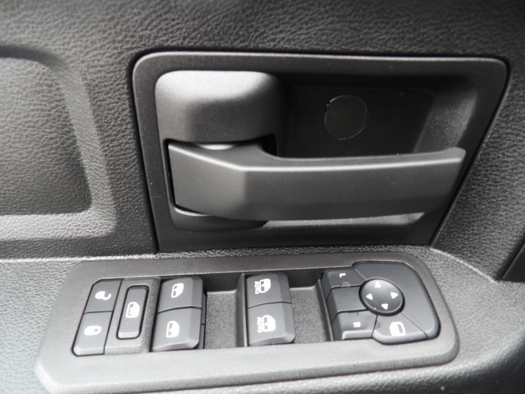 Used 2026 RAM 3500 Tradesman w/ Chrome Appearance Group AWD/4WD image 15
