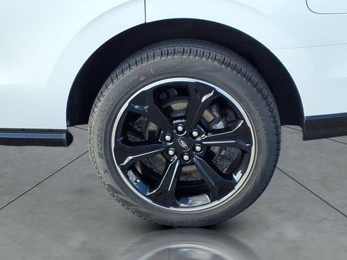 Used 2024 Ford Expedition Limited AWD/4WD image 4
