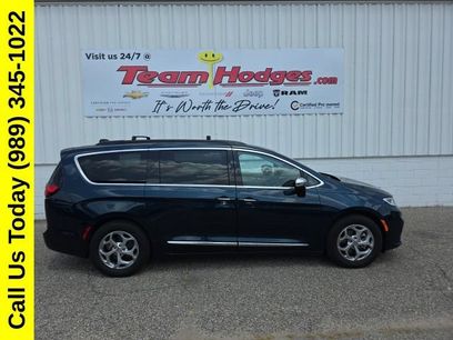 Used 2023 Chrysler Pacifica Limited