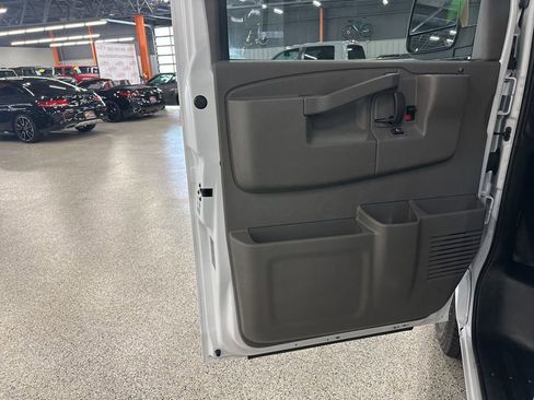 Used 2022 Chevrolet Express 2500 w/ Driver Convenience Package image 12