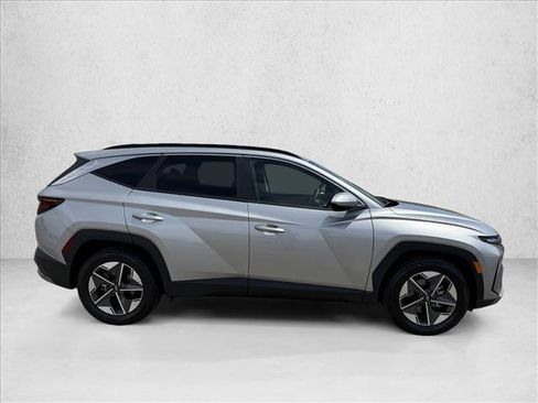 Used 2025 Hyundai Tucson SEL FWD image 4
