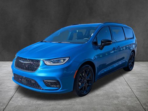 New 2026 Chrysler Pacifica Select w/ S Appearance Package image 8