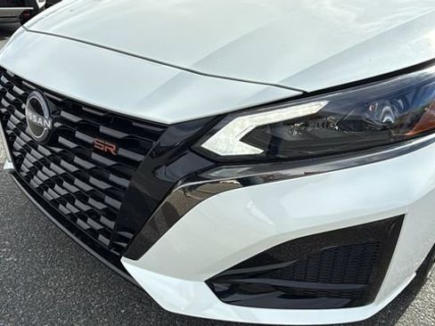 New 2025 Nissan Altima 2.5 SR image 9