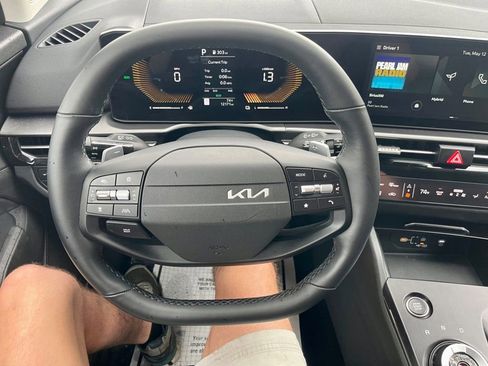 Used 2026 Kia Sportage LX FWD image 15