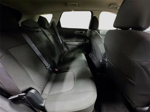 Used 2023 Kia Sportage LX image 29