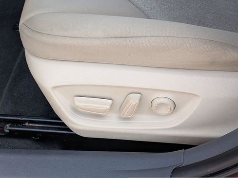 Used 2019 Toyota Camry LE FWD image 19