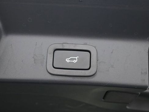 Used 2020 Jaguar F-PACE R-Sport image 33