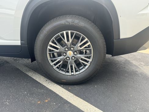 New 2026 Chevrolet Traverse LT w/ Driver Confidence Package image 5