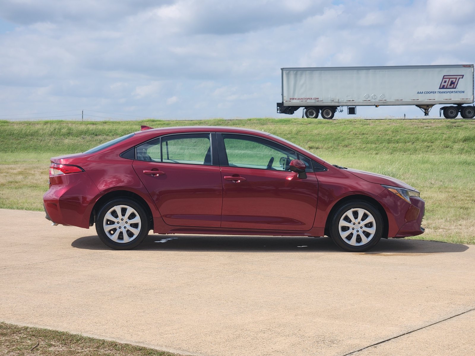 New 2027 Toyota Corolla LE FWD image 7