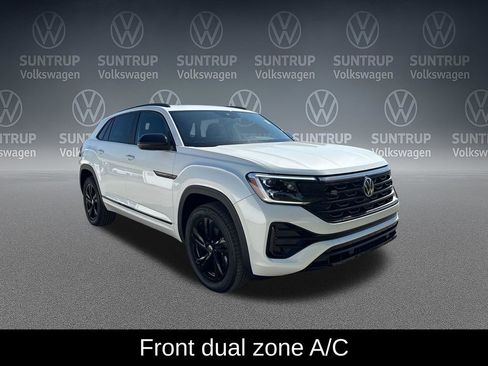 Used 2025 Volkswagen Atlas Cross Sport SEL R-Line AWD/4WD image 10