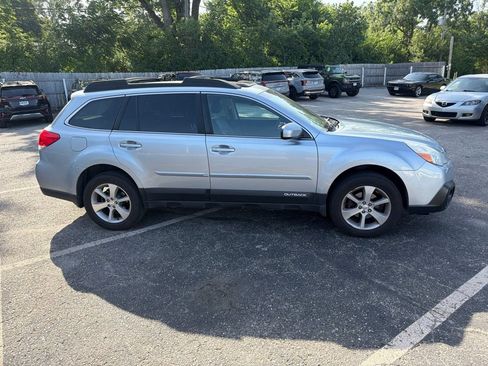 Used 2013 Subaru Outback 2.5i Limited AWD/4WD image 4