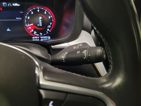 Used 2018 Volvo XC60 T5 Momentum w/ Vision Package image 21