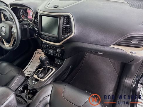 Used 2018 Jeep Cherokee Limited AWD/4WD image 37