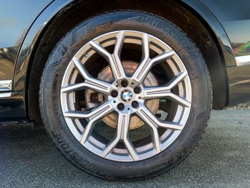 Used 2024 BMW X7 xDrive40i w/ Climate Comfort Package AWD/4WD image 13
