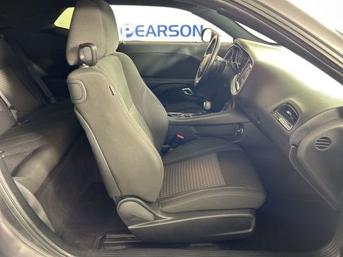 Used 2017 Dodge Challenger R/T image 40