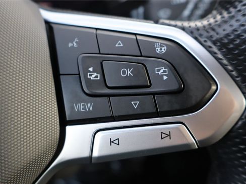 Used 2022 Volkswagen Atlas SEL R-Line image 18