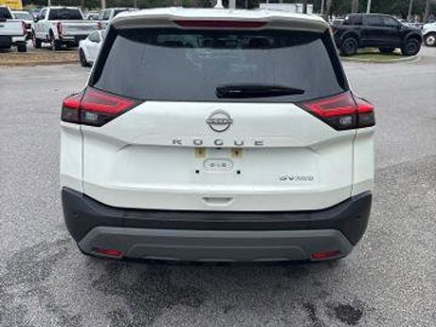 Used 2023 Nissan Rogue SV image 4