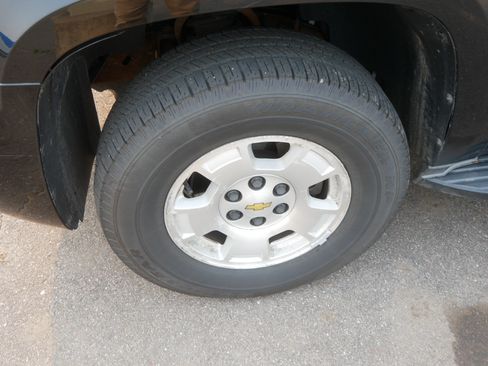 Used 2013 Chevrolet Tahoe LS AWD/4WD image 7