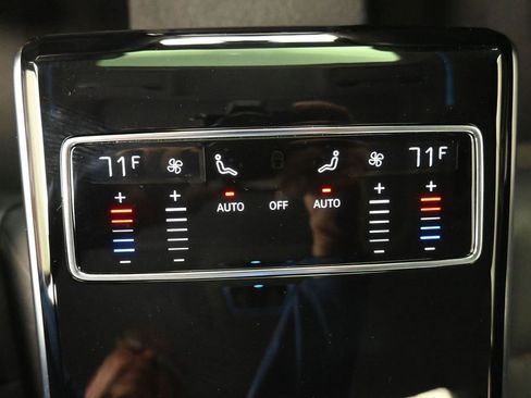 Used 2022 Audi A8 L 3.0T image 21