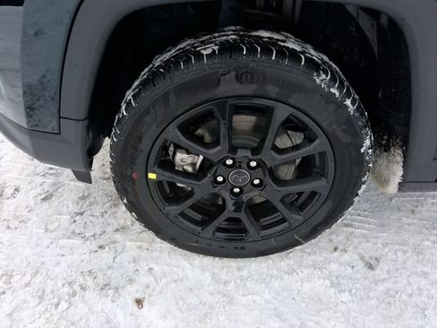 New 2026 Jeep Compass Latitude image 10