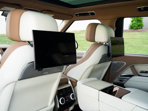 Used 2023 Land Rover Range Rover SV AWD/4WD image 23