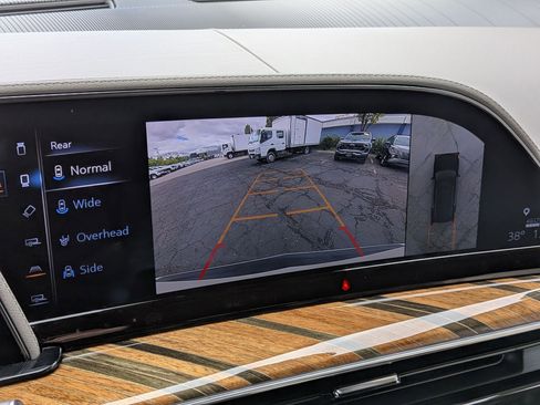 Used 2023 Cadillac Escalade Sport Platinum AWD/4WD image 23