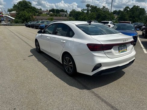 Used 2023 Kia Forte LXS w/ LXS Technology Package FWD image 5
