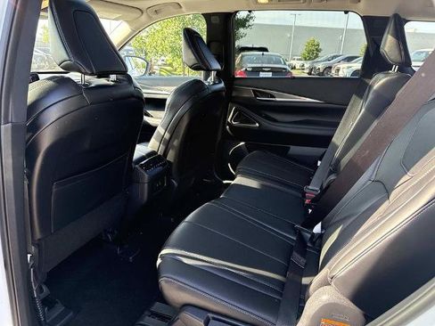 Certified 2026 INFINITI QX60 Luxe w/ Cargo Package AWD/4WD image 28