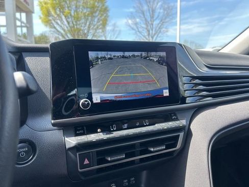 Used 2025 Toyota Camry LE image 24