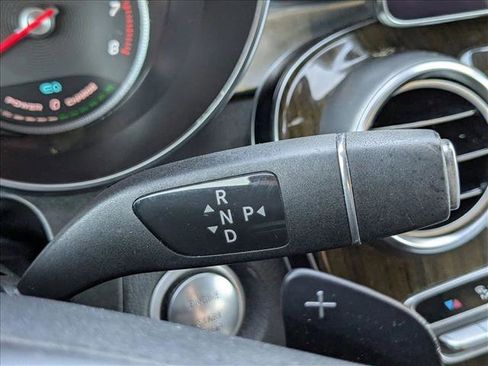 Used 2019 Mercedes-Benz GLC 350e 4MATIC image 12