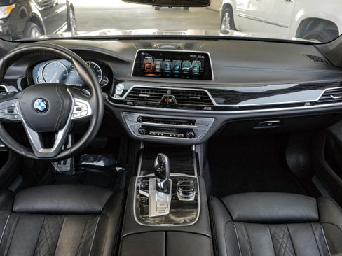 Used 2016 BMW 750i xDrive image 14