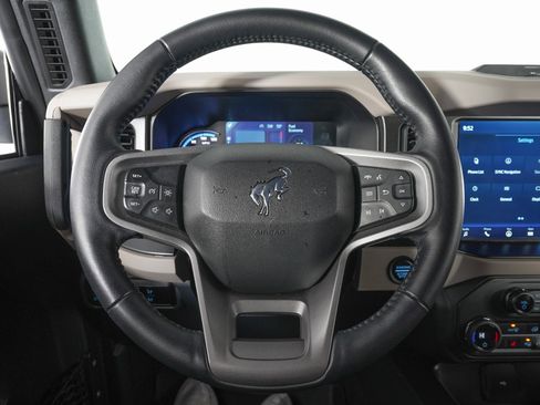 Used 2023 Ford Bronco Wildtrak image 16