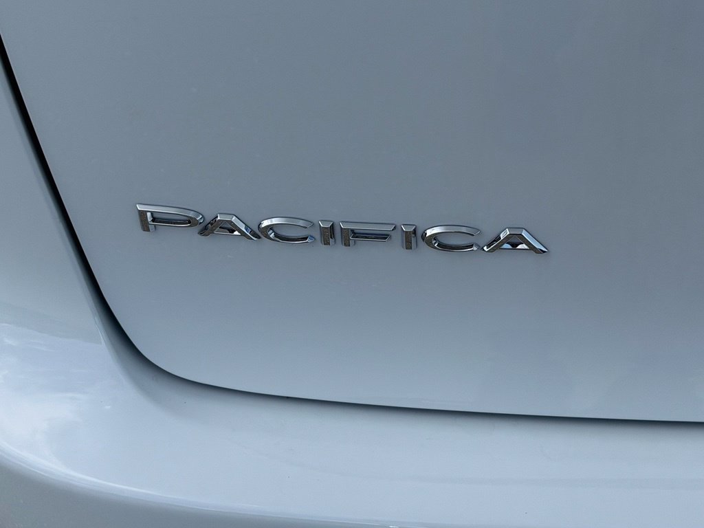 New 2027 Chrysler Pacifica Select w/ Family Tech Group FWD image 36