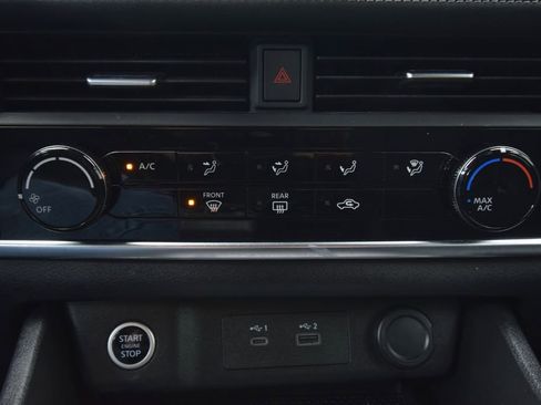 Used 2023 Nissan Rogue S image 29