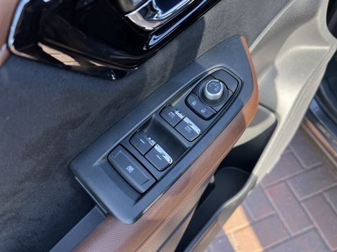 Used 2025 Subaru Forester Touring w/ Popular Package - Touring AWD/4WD image 15