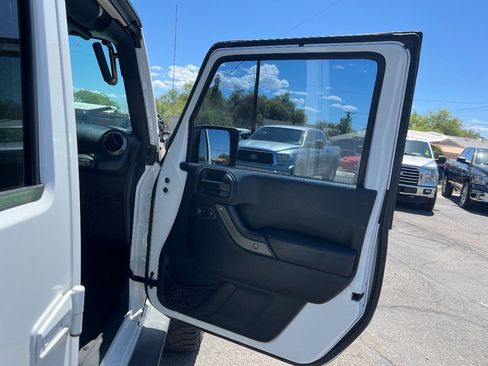 Used 2016 Jeep Wrangler Unlimited Sport w/ Quick Order Package 24S AWD/4WD image 18