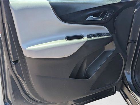 Certified 2021 Chevrolet Equinox LS w/ LS Convenience Package FWD image 10