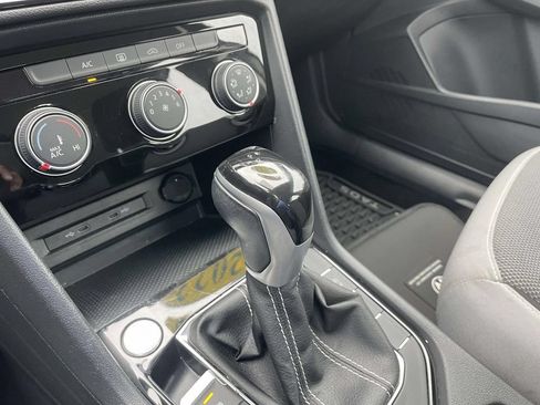 Certified 2023 Volkswagen Taos S FWD image 31