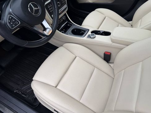 Used 2019 Mercedes-Benz GLA 250 4MATIC image 17