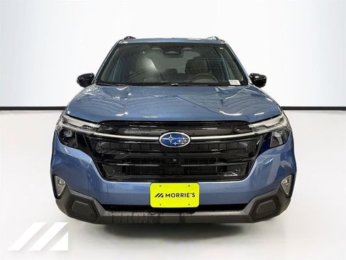 Used 2025 Subaru Forester Touring AWD/4WD image 2