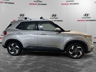 Certified 2023 Hyundai Venue SEL video 3