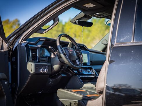 Used 2024 GMC Sierra 2500 AT4 w/ AT4 Premium Plus Package image 27