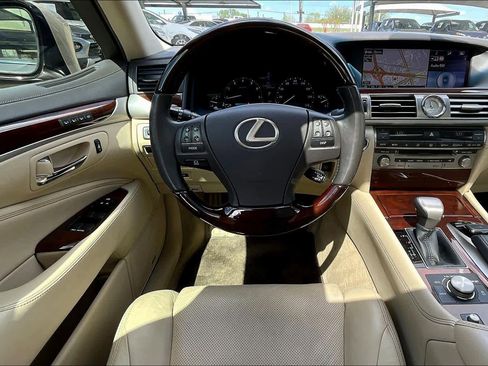 Used 2015 Lexus LS 460 w/ Comfort Package RWD image 5